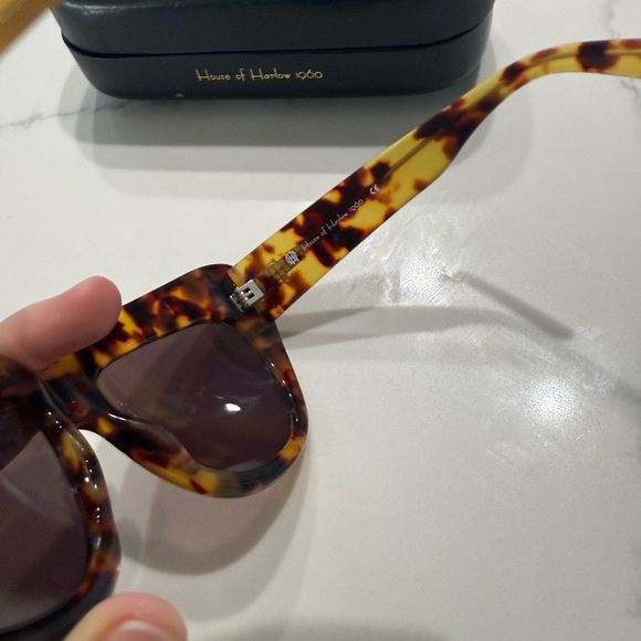 House of Harlow 1960 Brown Tortoise Sunglasses - Picture 5 of 8
